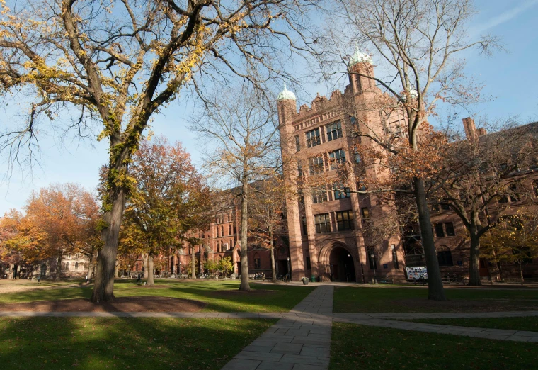 190822 Yale Campus Mc 934