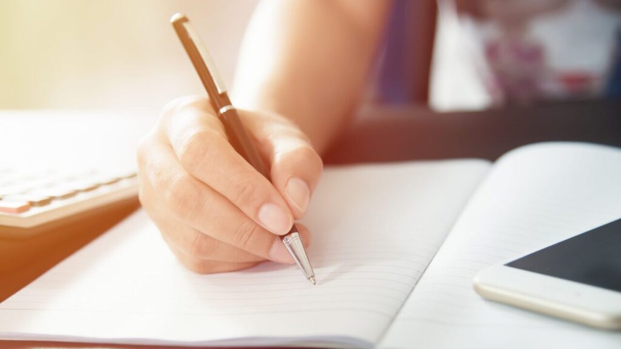 How To Write a Scientific Essay - A Guide - CareerGuide