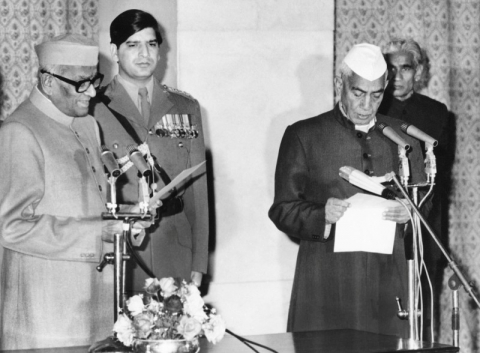 1979 28 July President Neelam Sanjiva Reddy Swearing In Ch. Charan Singh As Pm