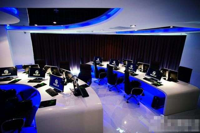 Popular Cyber Cafe