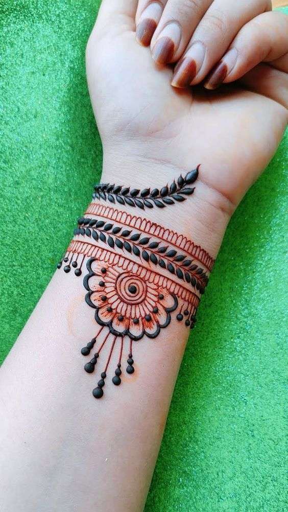 Eid-Ul-Fitr 2023 Mehndi Designs: Latest Trendy Henna Art, DIY Indian Pattern  and Arabic Styles for Meethi Eid - News18