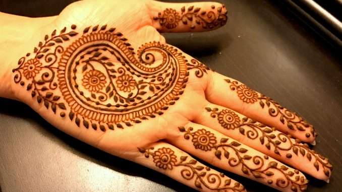 5 Paisley Henna Mehndi Designs To Try Top 5 Amazing Paisley Mehendi Design Ideas Best 5 Stunning Paisley Shape Henna Mehandi Designs 1 678x381