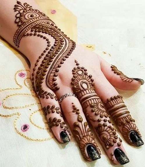 Bracelet With S Shape Mehndi Design 16